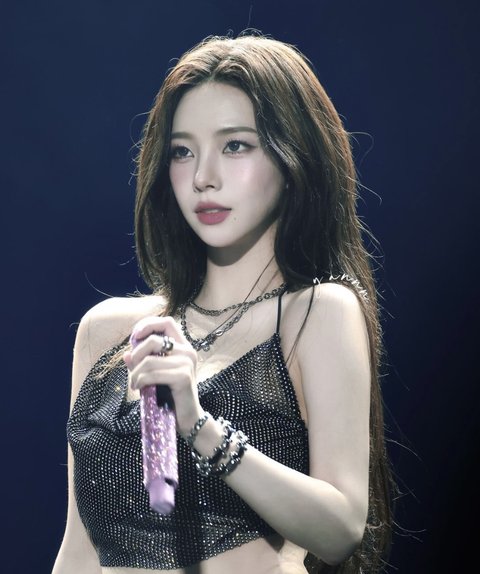 Recent activity shot of Karina (aespa)