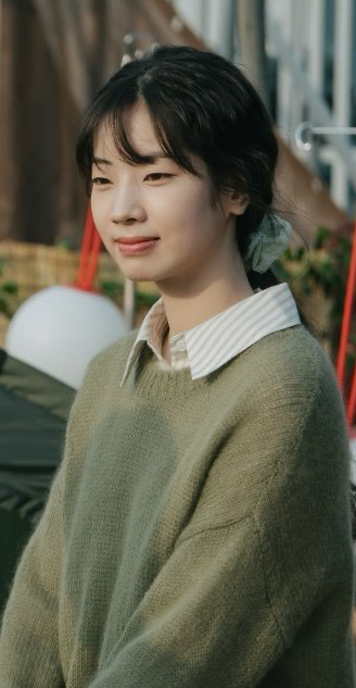 Recent activity shot of Dahyun (TWICE)