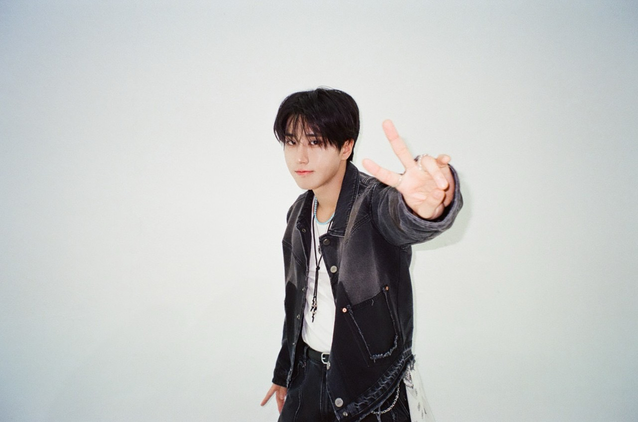 Behind-the-scenes cut of HAN (Stray Kids)