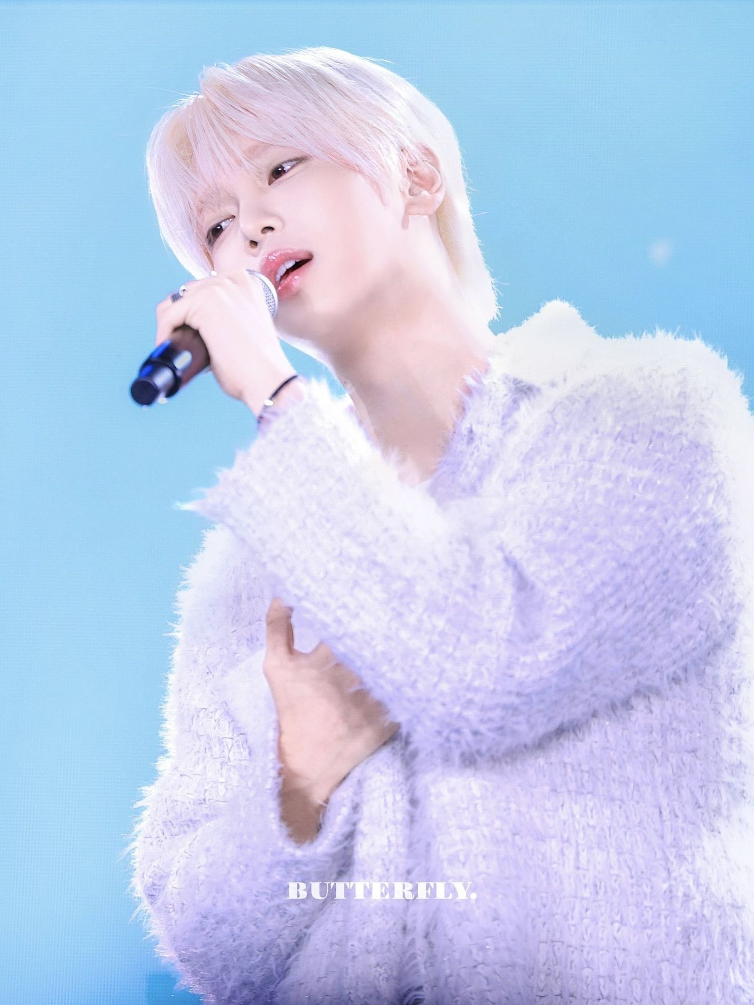 A moment captured by Jang Haneum's fan