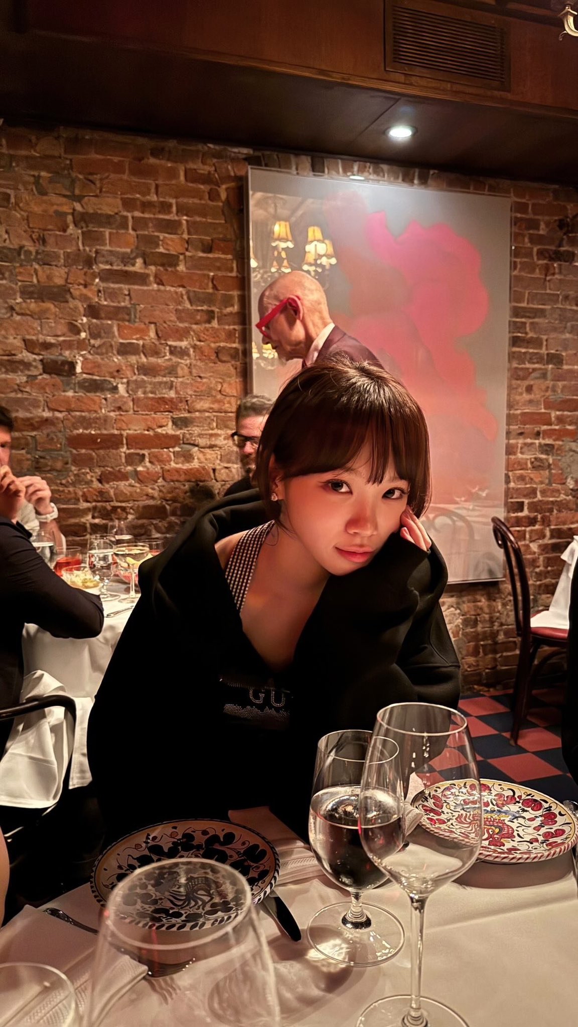 Behind-the-scenes cut of Kim Chaewon (LE SSERAFIM)