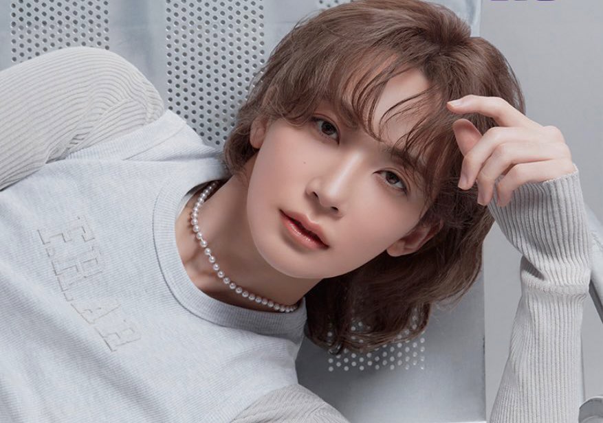 A moment captured by Jeonghan (SEVENTEEN)'s fan