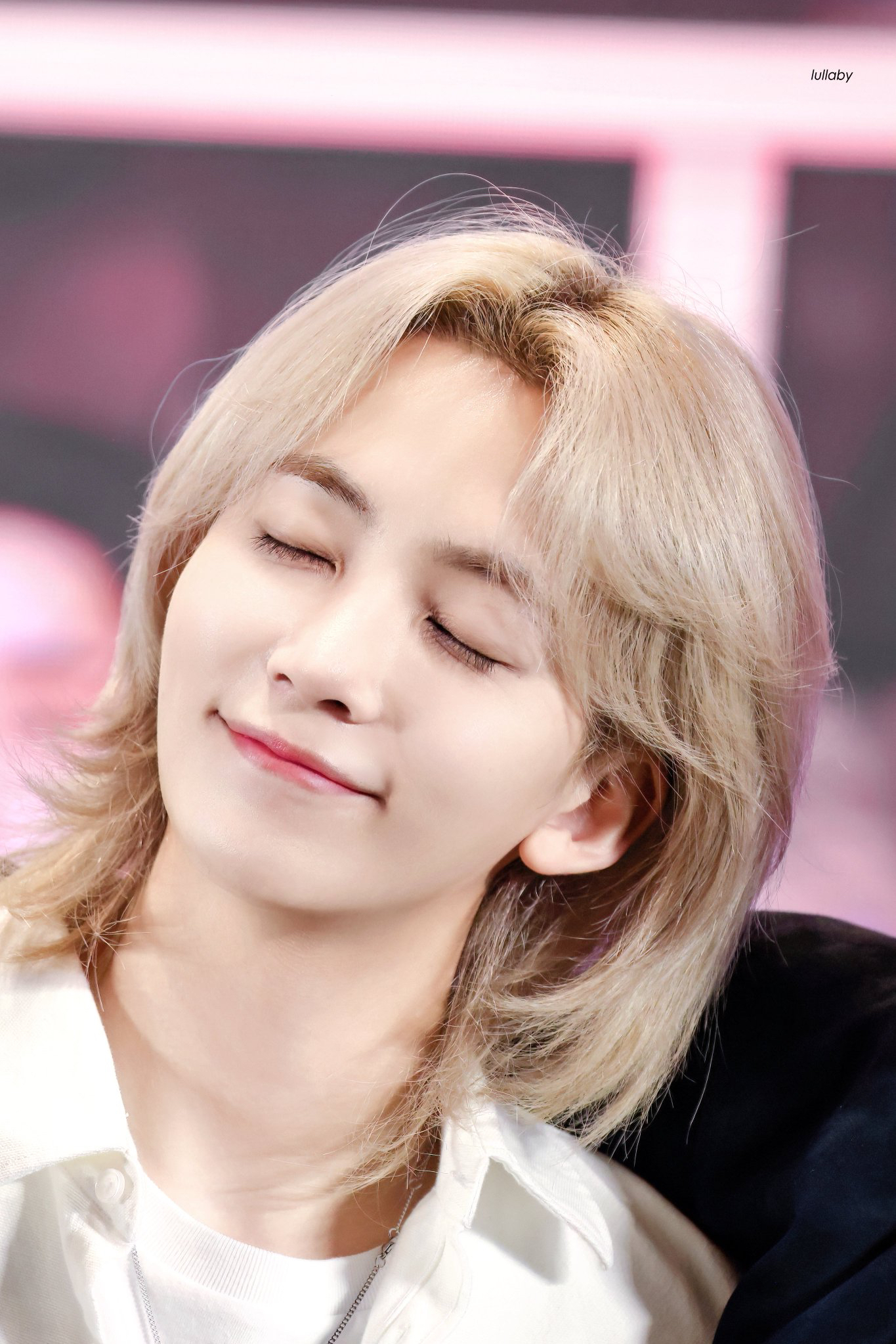 Recent activity shot of Jeonghan (SEVENTEEN)