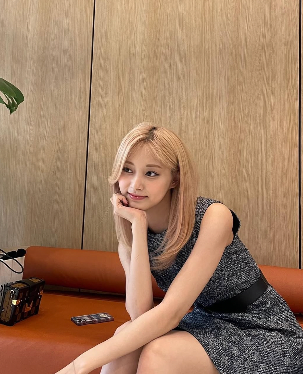 Behind-the-scenes cut of Tzuyu (TWICE)