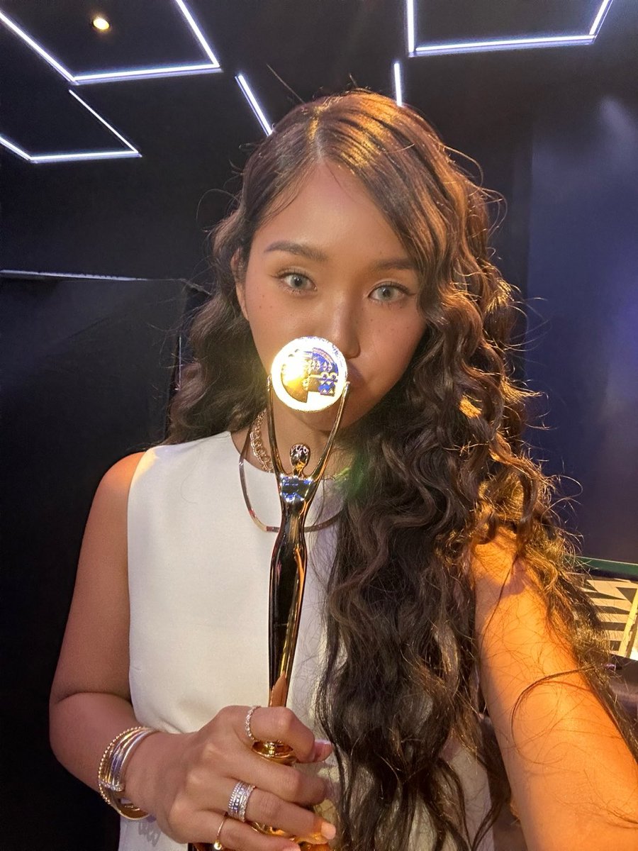A moment captured by OH MY GIRL's fan