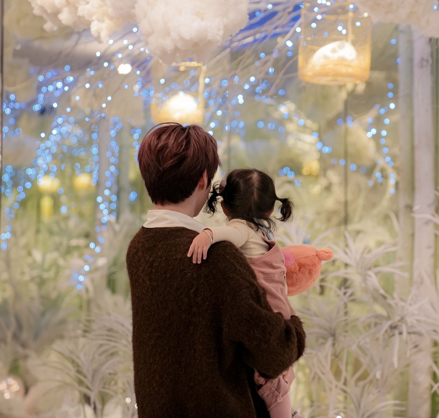 Recent activity shot of Sung Hanbin (ZEROBASEONE)