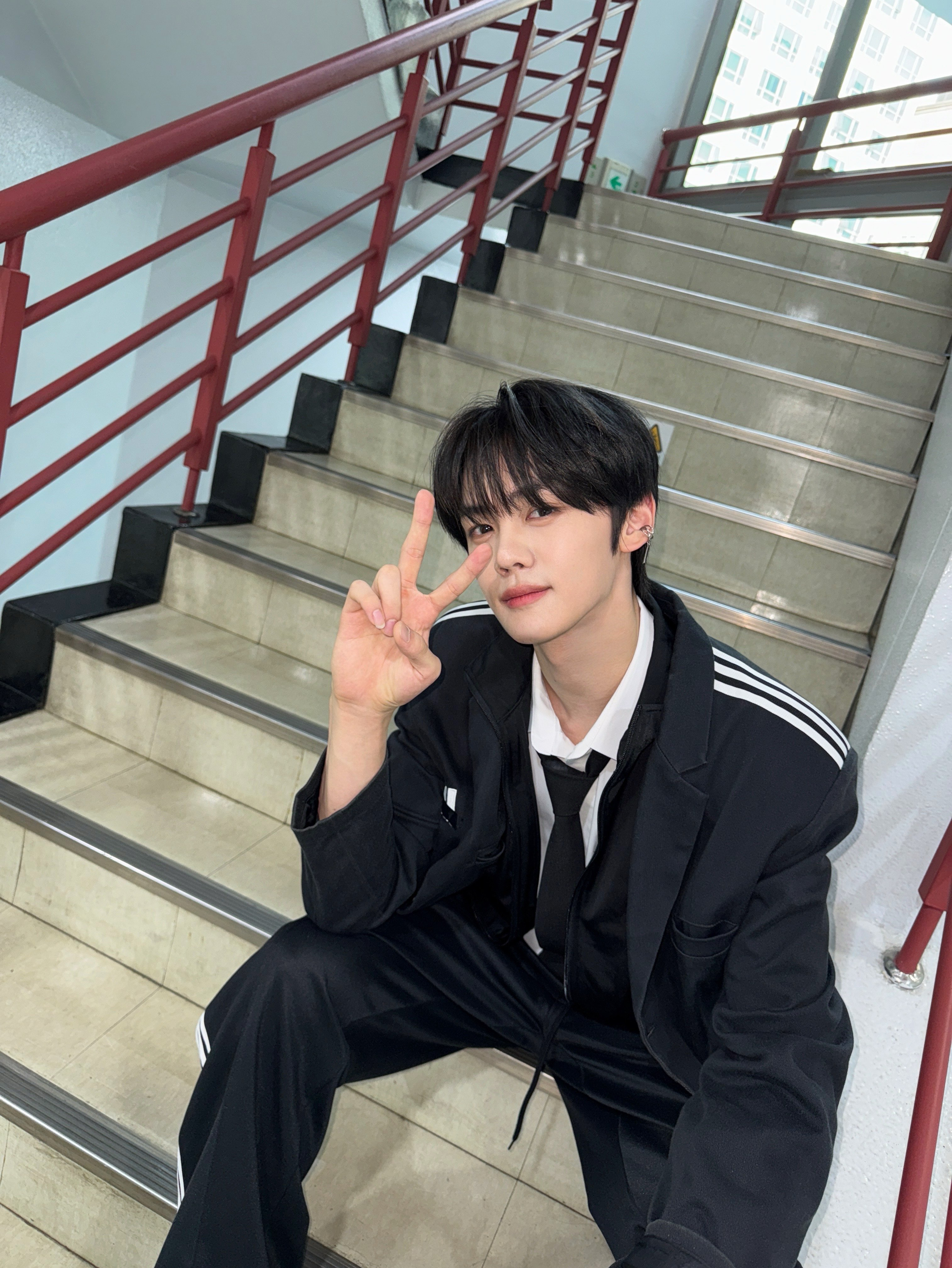Foto terbaru Kim Gyuvin (ZEROBASEONE)