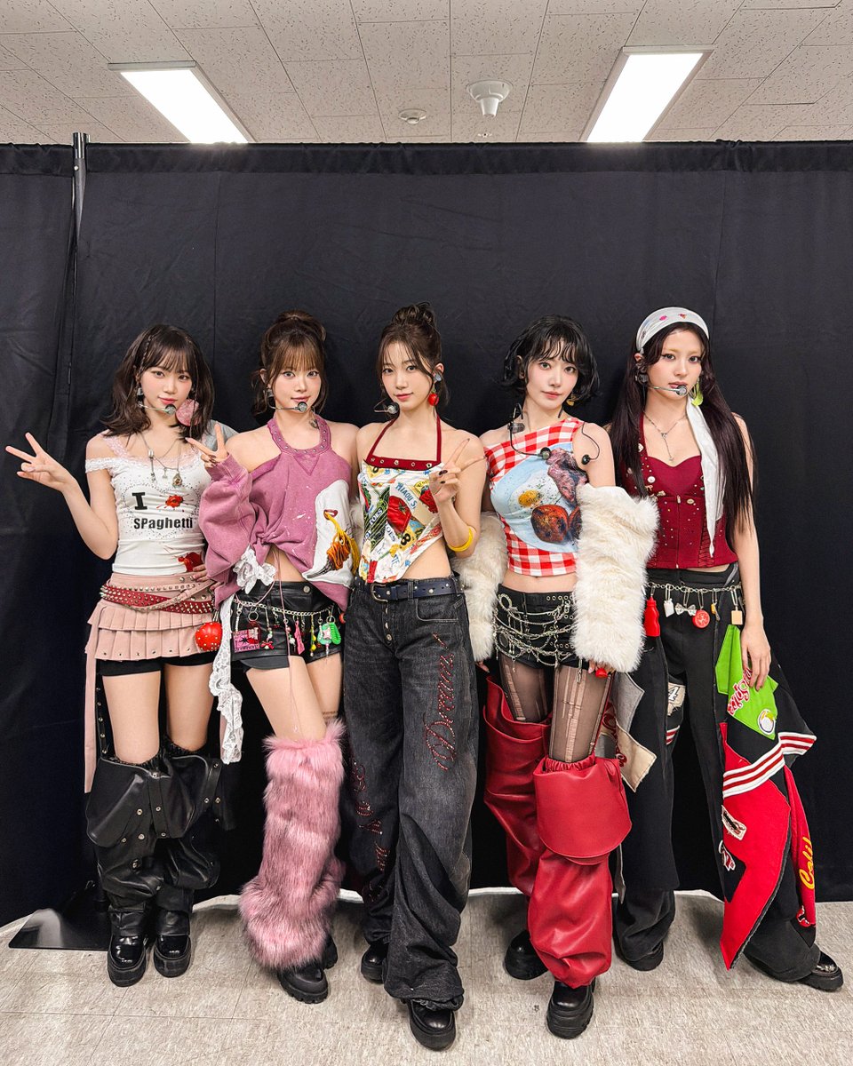 Behind-the-scenes cut of LE SSERAFIM