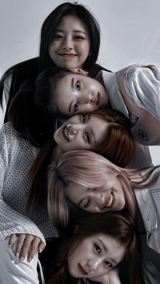 A heartfelt wallpaper shared by ITZY's fans