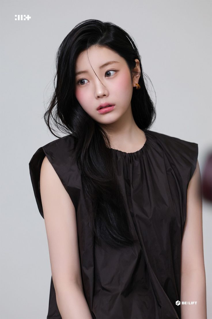 Recent activity shot of Wonhee (ILLIT)
