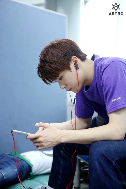 A moment captured by Moonbin (ASTRO)'s fan