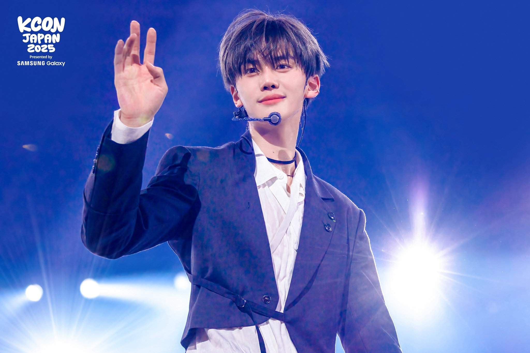 Recent activity shot of Kim Gyuvin (ZEROBASEONE)