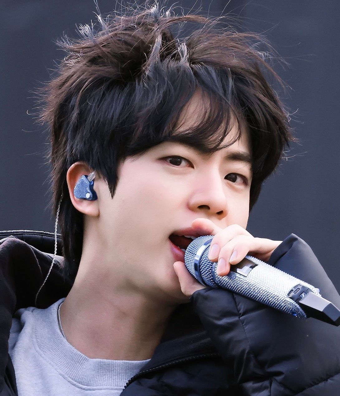 Momen yang diabadikan oleh penggemar Jin (BTS)