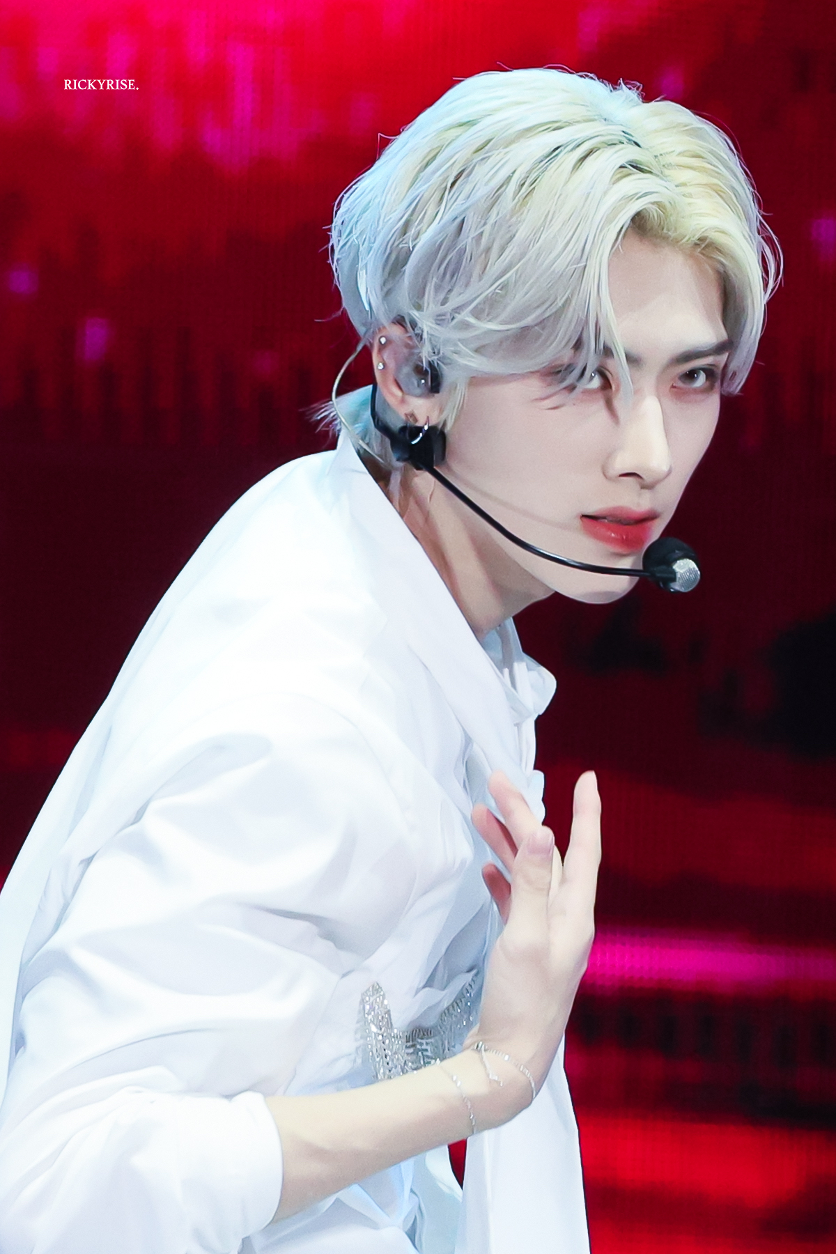 Today’s hot picks from the 리키 (제로베이스원) community