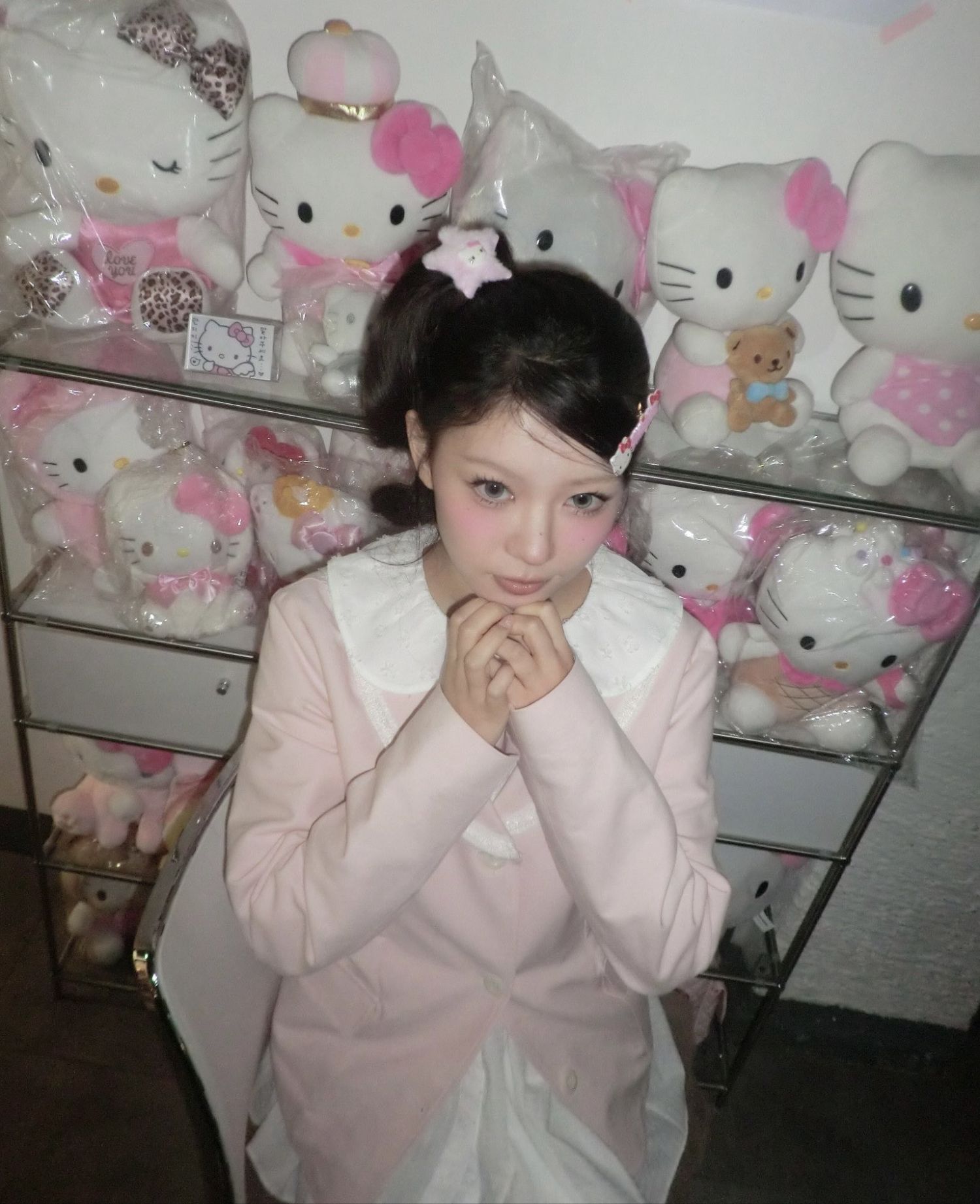 Behind-the-scenes cut of Moka (ILLIT)