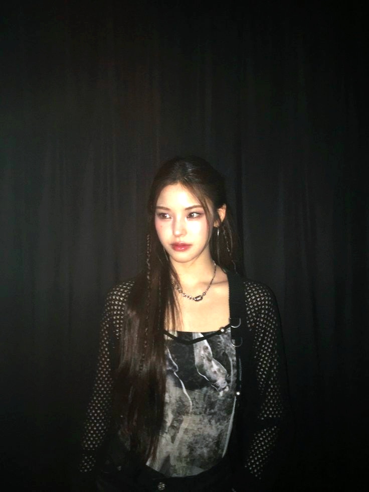 Behind-the-scenes cut of Mai (izna)