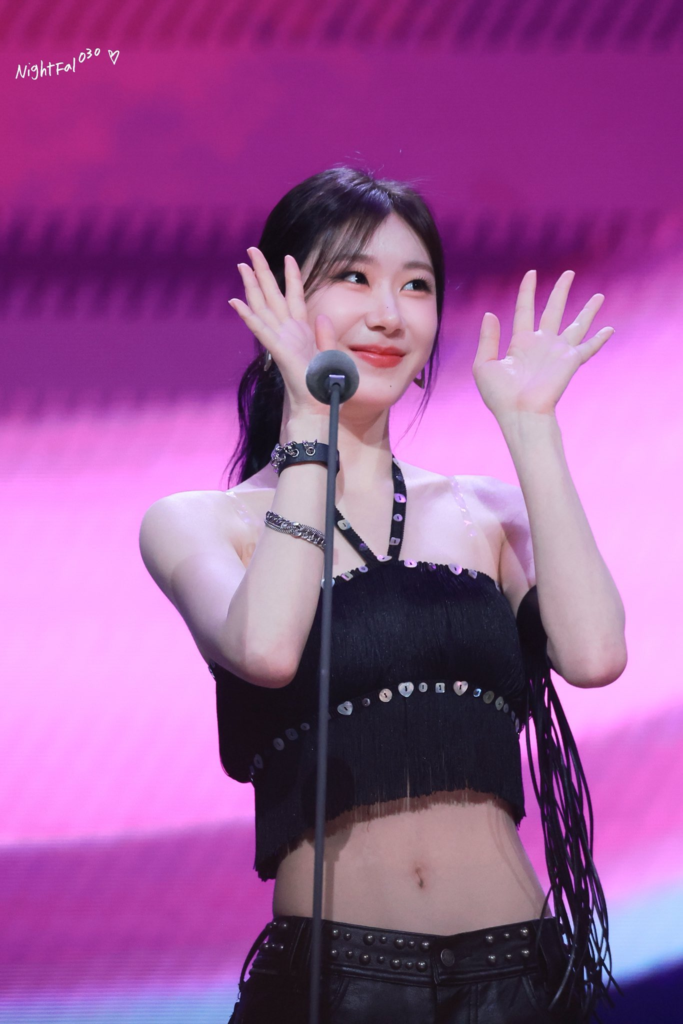 Recent activity shot of Chaeryeong (ITZY)