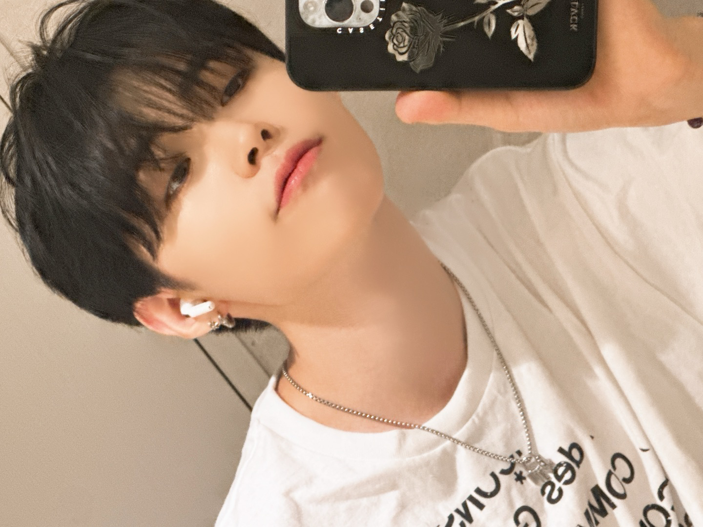 Behind-the-scenes cut of Kim Gyurae (FANTASY BOYS)