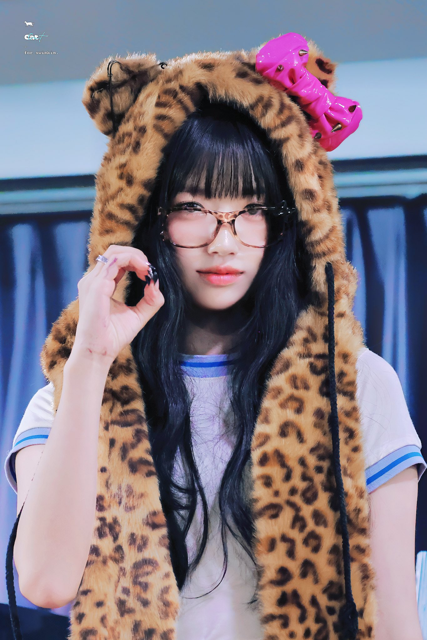 A moment captured by Sooin (MEOVV)'s fan