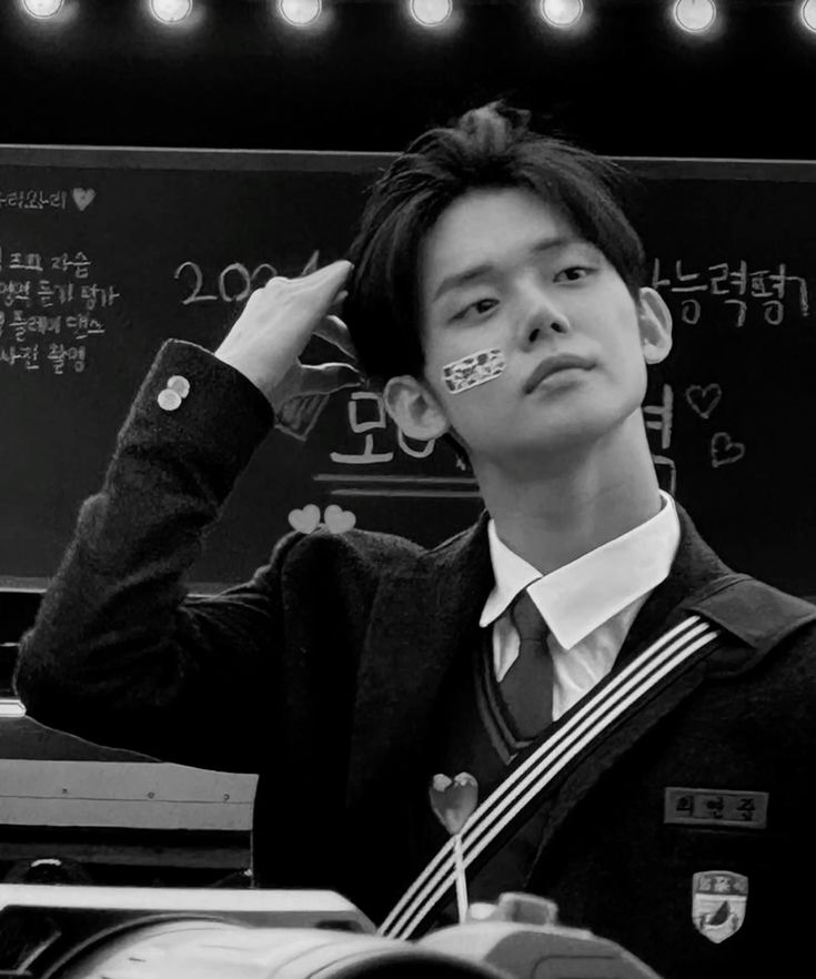 Latest photo of Jungwon (ENHYPEN)