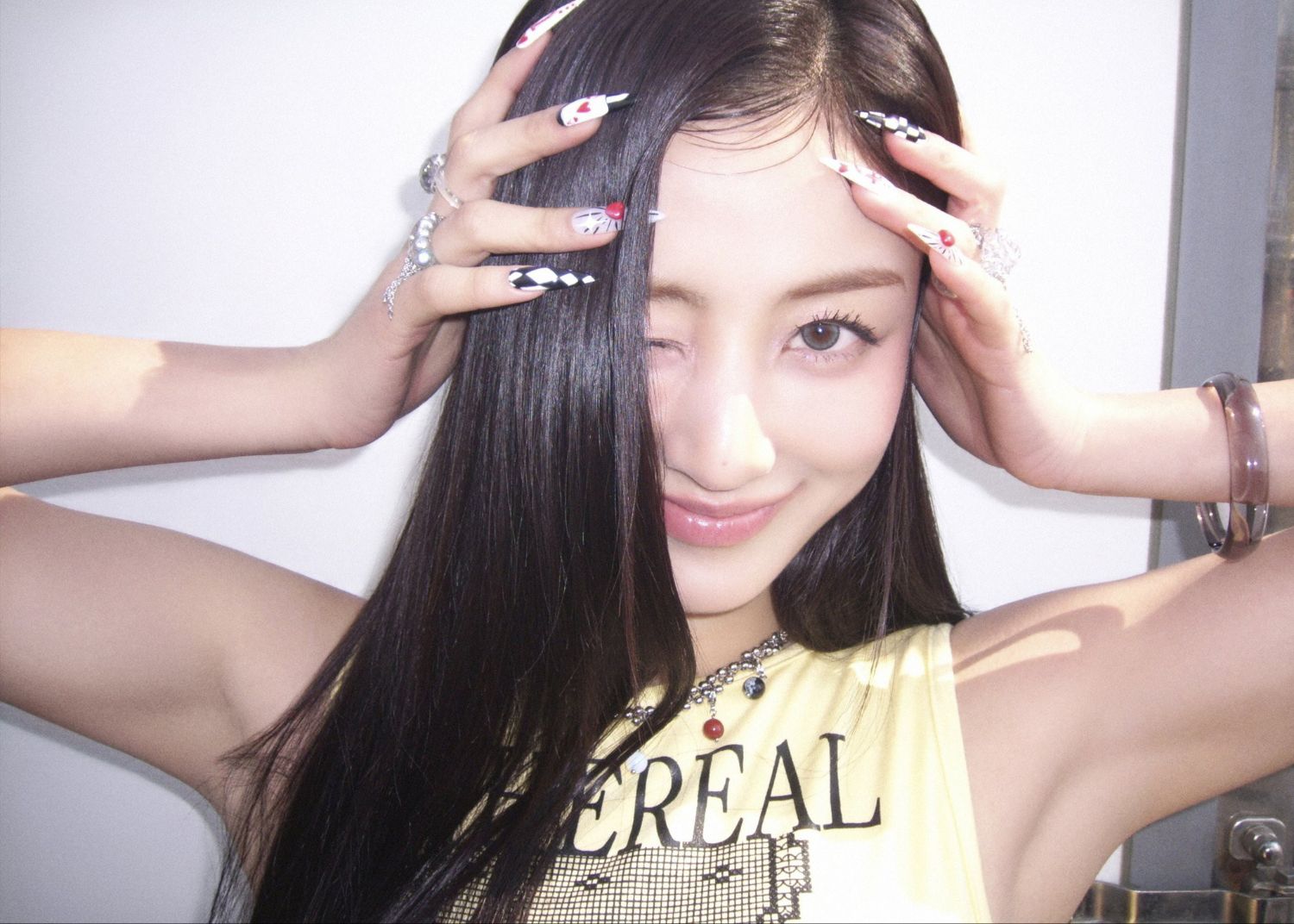 Foto aktivitas terbaru Jihyo (TWICE)