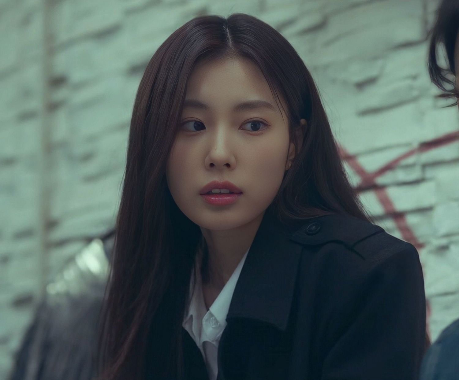 A moment captured by Kang Hyewon's fan