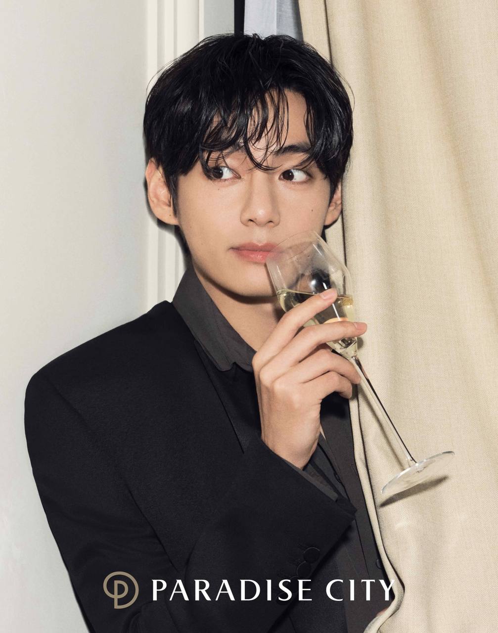 V (防彈少年團)的最新活動照片