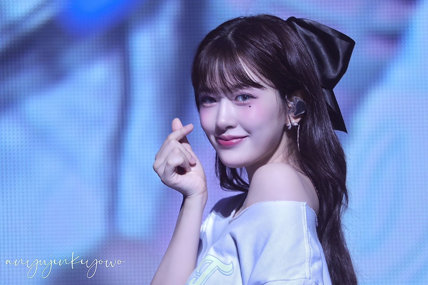 Behind-the-scenes cut of An Yujin (IVE)
