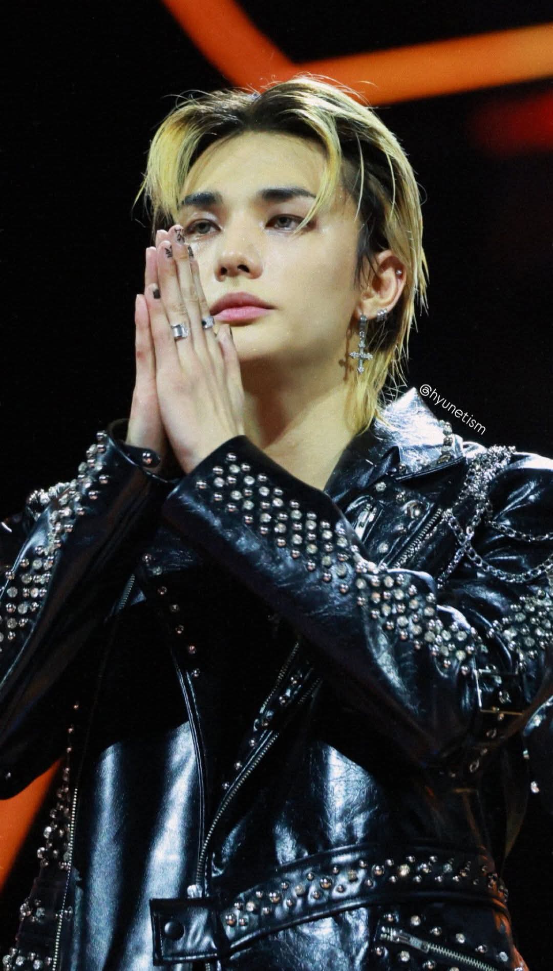 A heartfelt wallpaper shared by Hyunjin (Stray Kids)'s fans