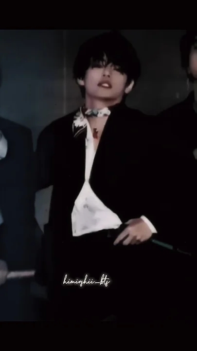 Today's most popular wallpaper in the V (BTS) community