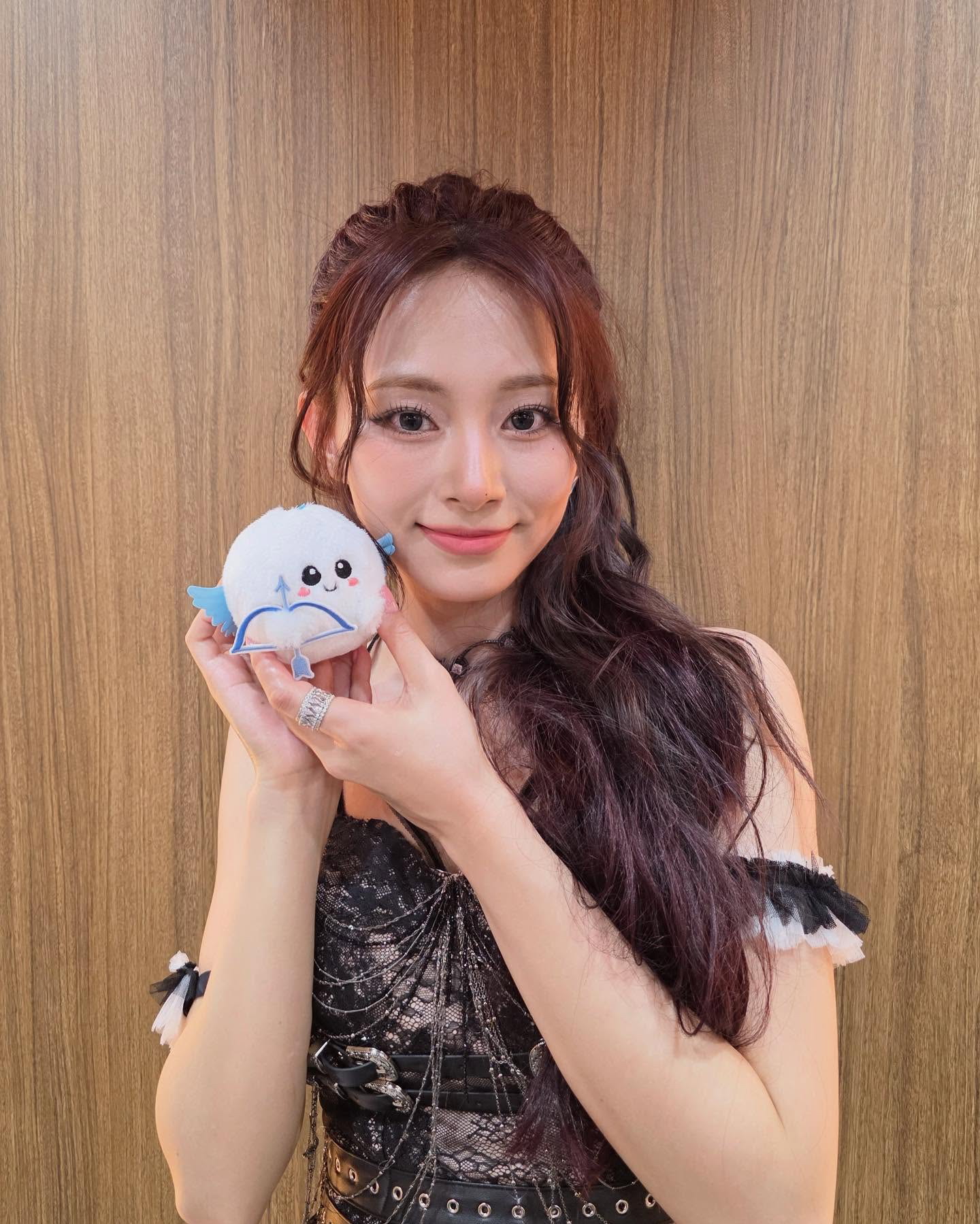 Latest photo of Tzuyu (TWICE)