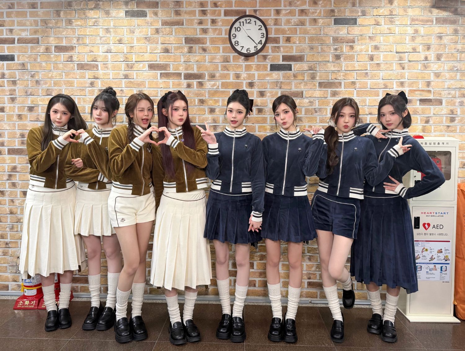 A moment captured by Hearts2Hearts's fan