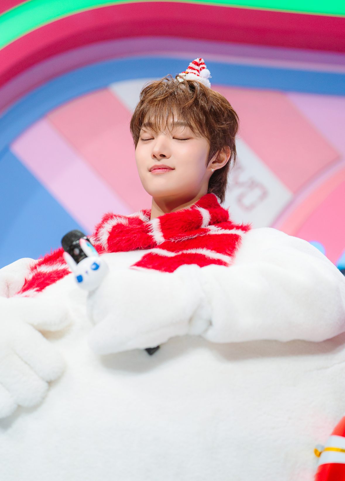 Latest photo of EJ (&TEAM)