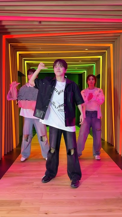 Behind-the-scenes cut of Leehan (BOYNEXTDOOR)