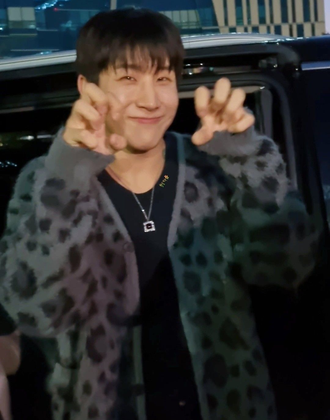 Latest photo of Jinjin (ASTRO)