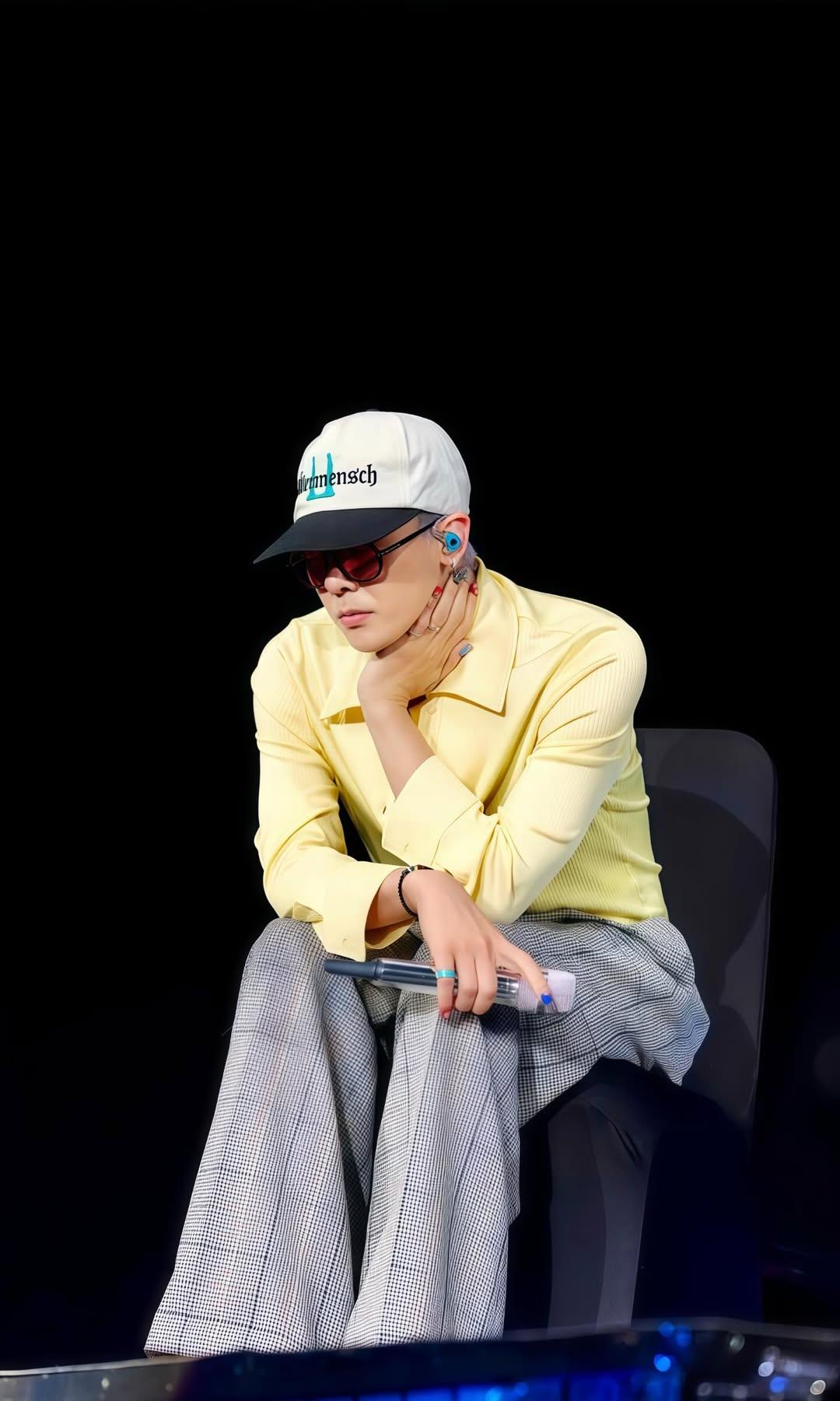 A heartfelt wallpaper shared by G-DRAGON (BIGBANG)'s fans