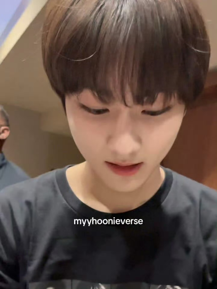 Latest photo of Jungwon (ENHYPEN)