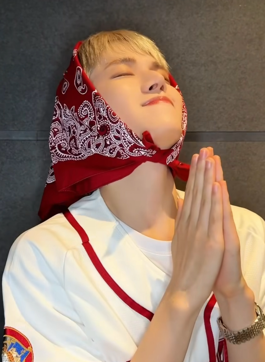 Latest photo of Riwoo (BOYNEXTDOOR)