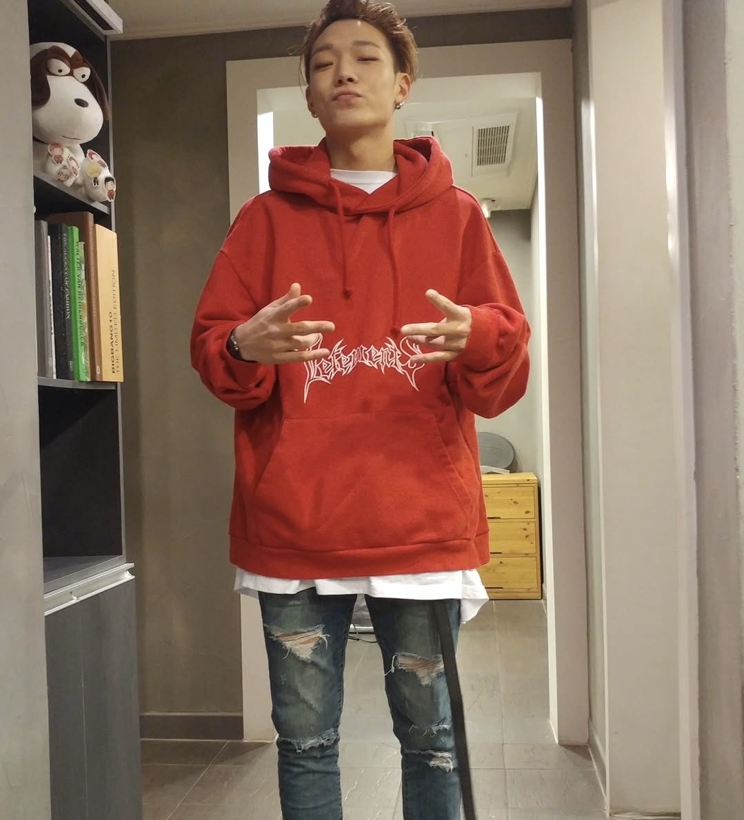 A moment captured by BOBBY (iKON)'s fan