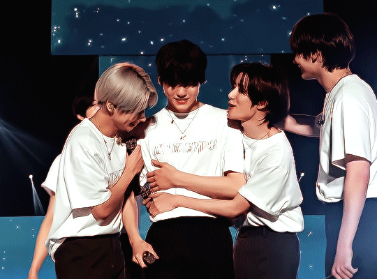 수빈 (투모로우바이투게더)의 최신 사진