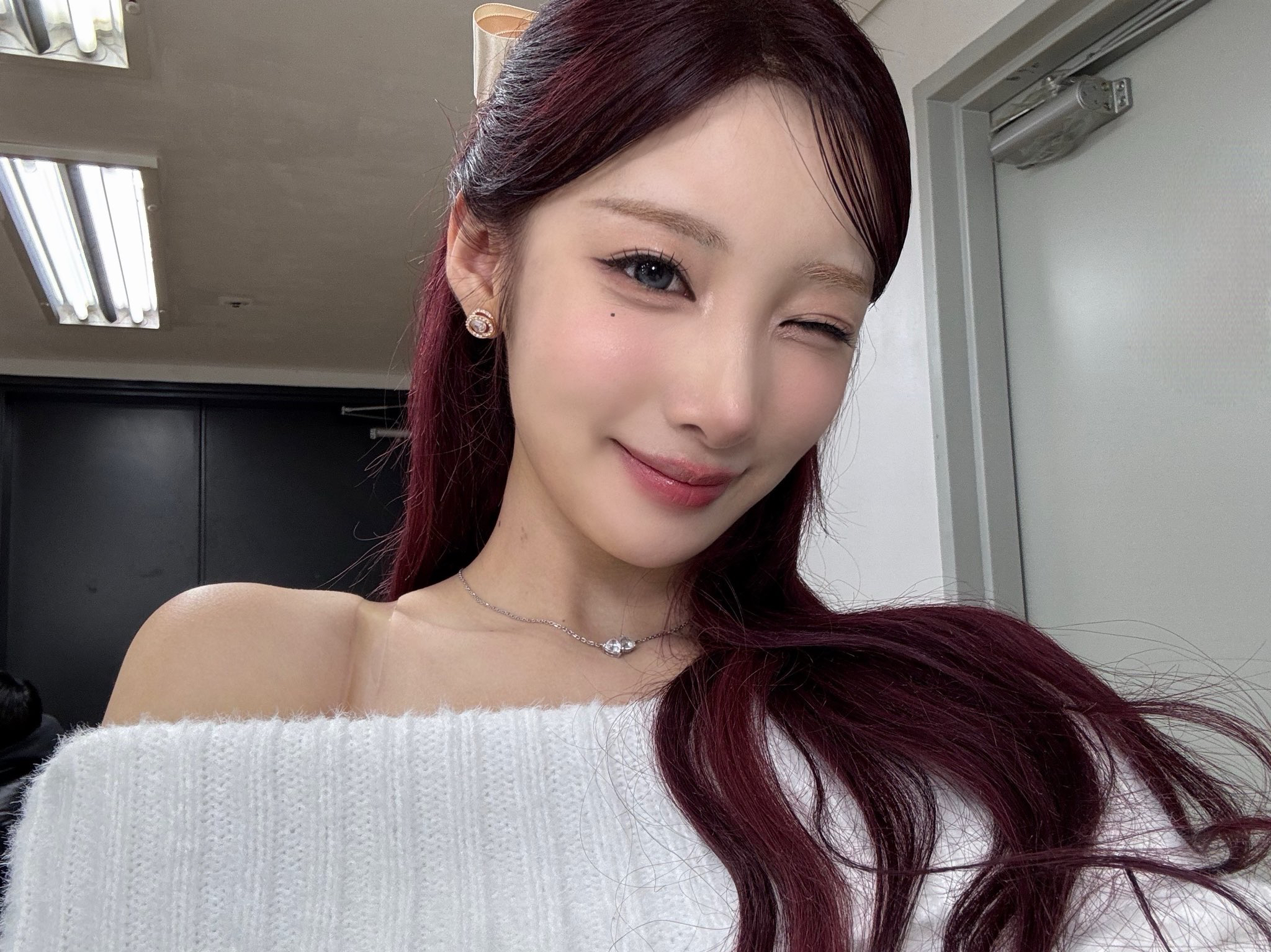 Behind-the-scenes cut of PURPLE K!SS