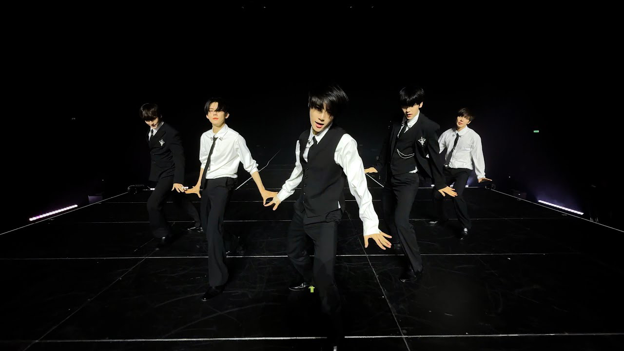 투모로우바이투게더의 비하인드 컷