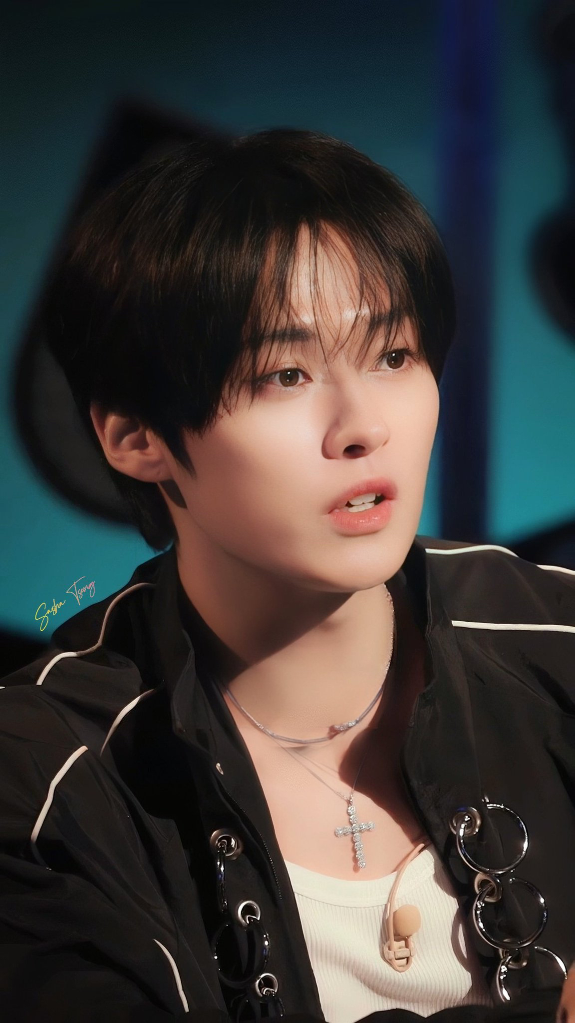 Fandom-recommended wallpaper image of Lee Know (Stray Kids)