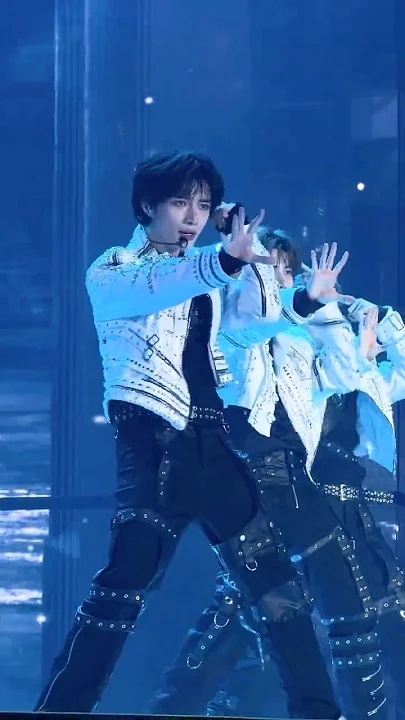 TOMORROW X TOGETHER的最新照片