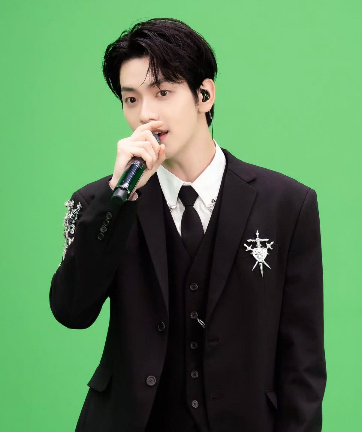 Latest photo of Soobin (TOMORROW X TOGETHER)