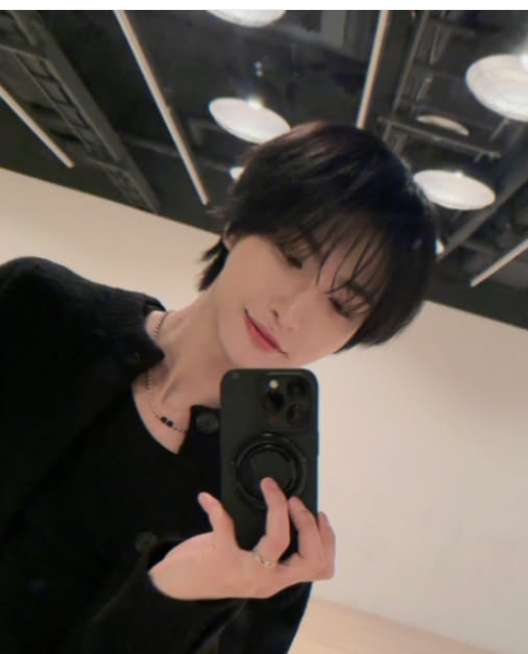 Recent activity shot of Seonghwa (ATEEZ)