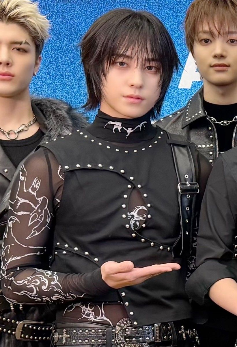 Behind-the-scenes cut of Taki (&TEAM)