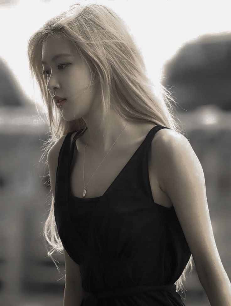 Recent activity shot of ROSÉ (BLACKPINK)
