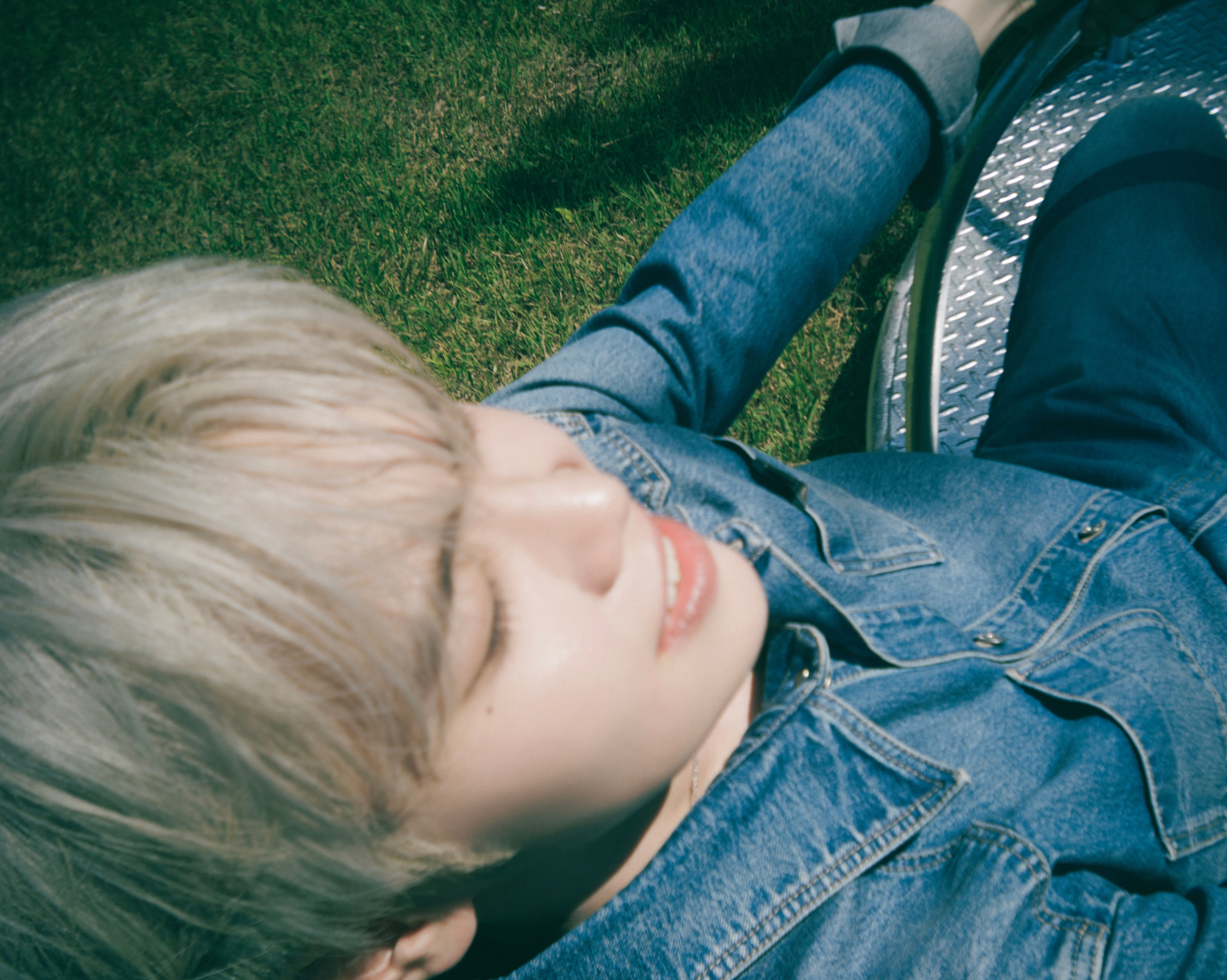 Recent activity shot of Kim Taerae (ZEROBASEONE)