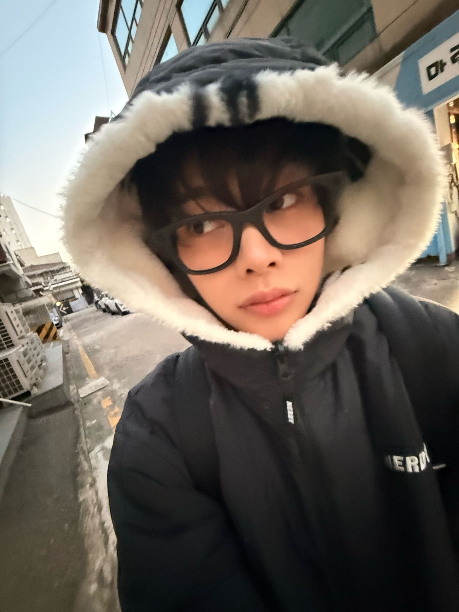 Recent activity shot of Hanbin (TEMPEST)